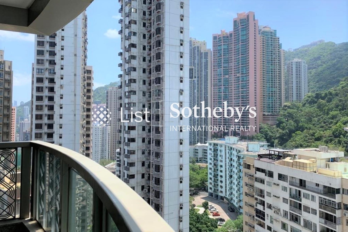 31 Robinson Road 羅便臣道31號 | View from Living and Dining Room