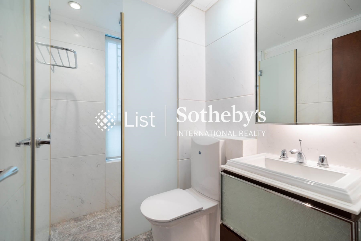 31 Robinson Road 羅便臣道31號 | Second En-suite Bathroom