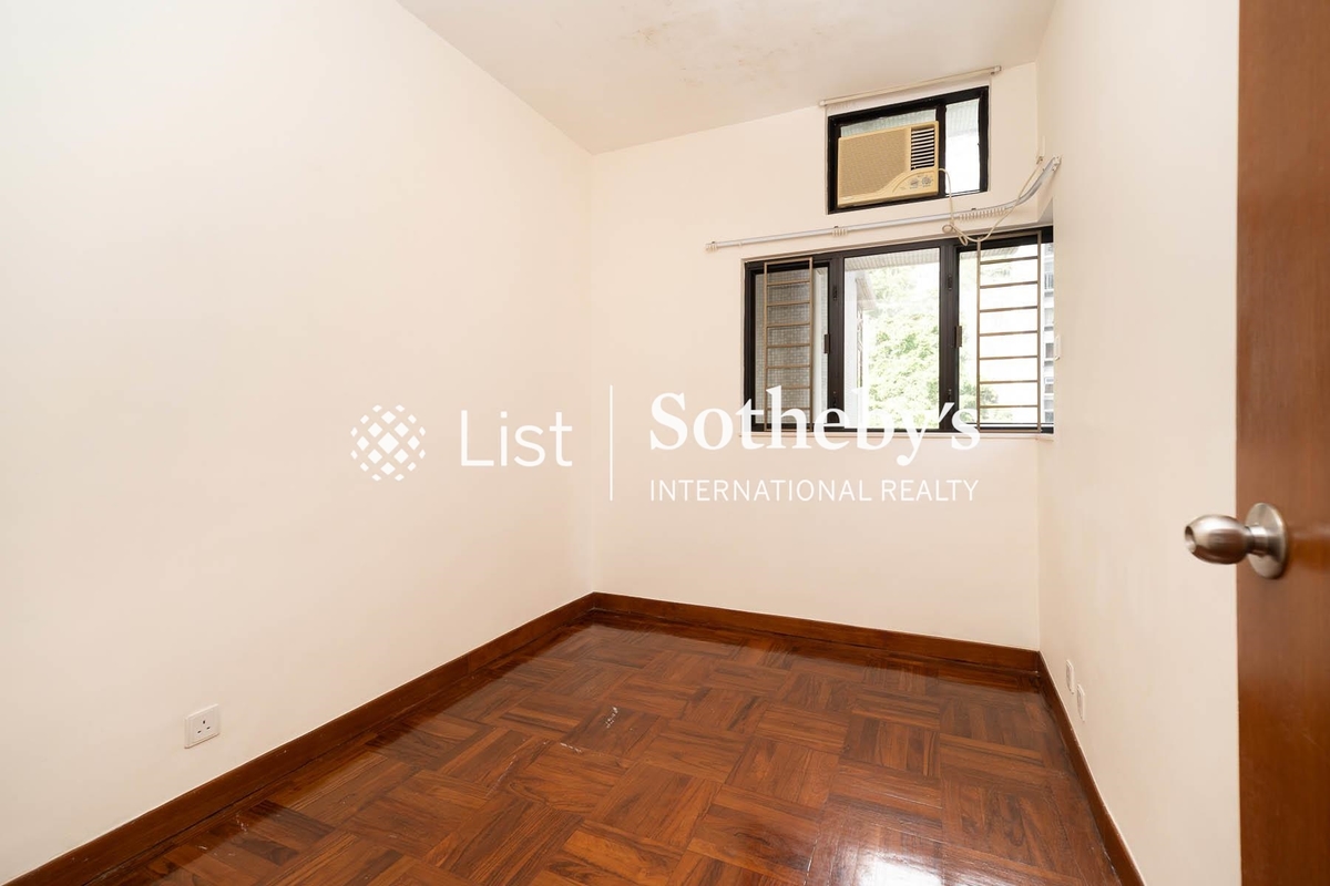 Elegant Terrace 慧明苑 | Third Bedroom