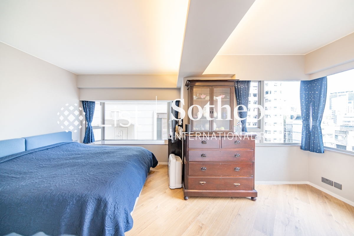 Corona Tower 嘉景臺 | Master Bedroom