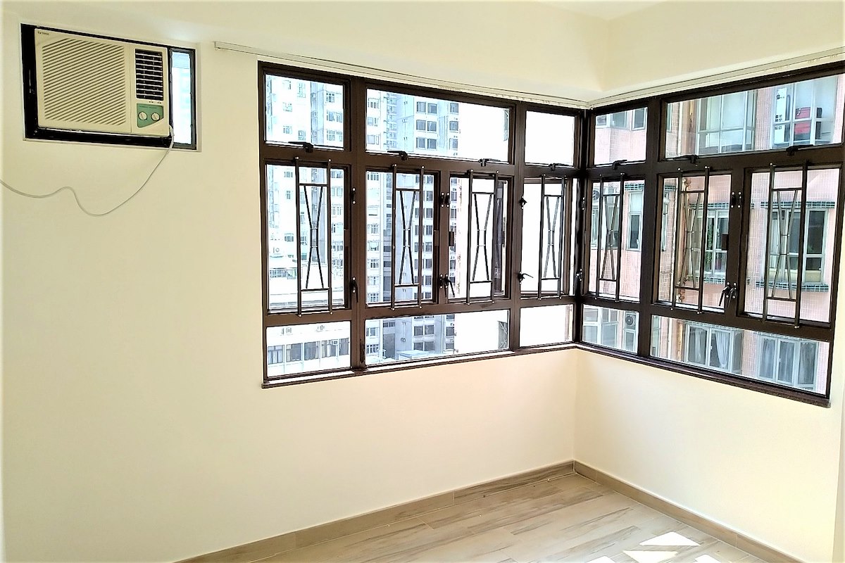 Corona Tower 嘉景臺 | Living and Dining Room