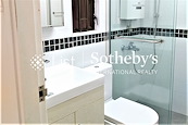 Corona Tower 嘉景臺 | Master Bathroom