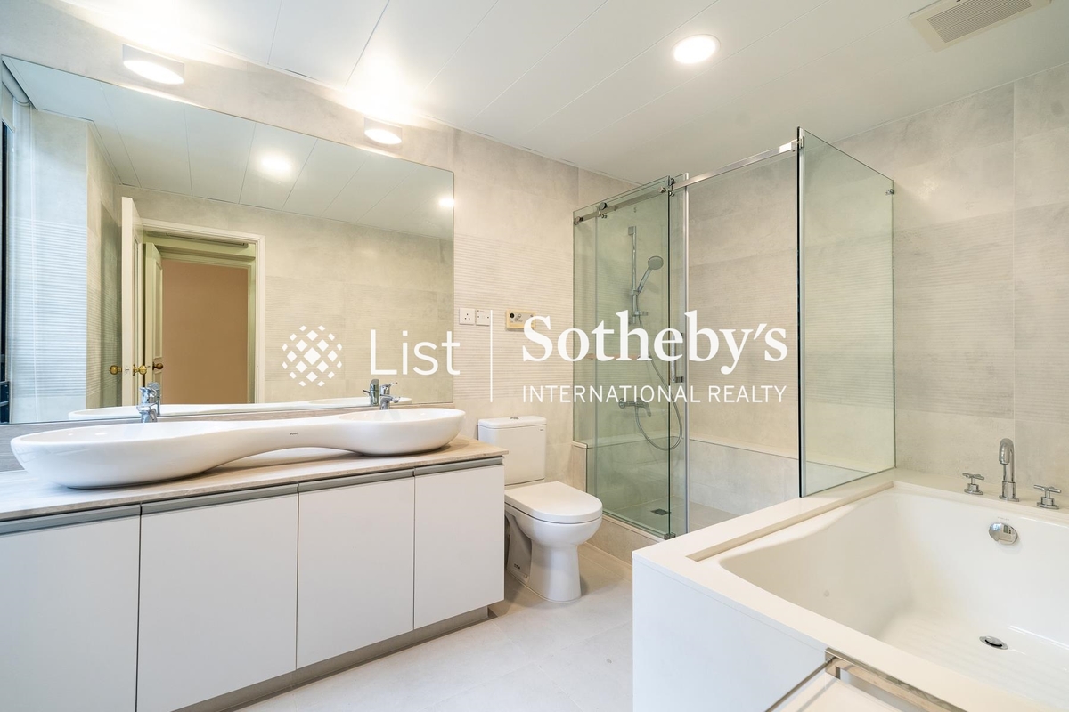 Clovelly Court 嘉富麗苑 | Master Bathroom