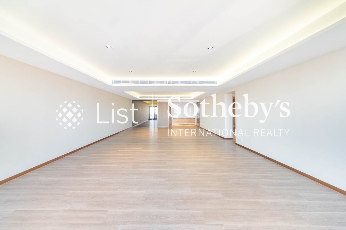 Clovelly Court 嘉富麗苑 | Living and Dining Room