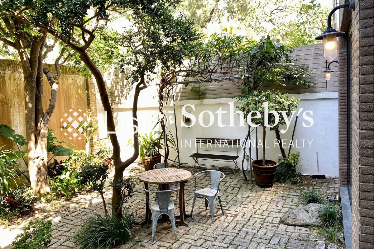 Stanford Villa 旭逸居 | Private Garden off Living Room