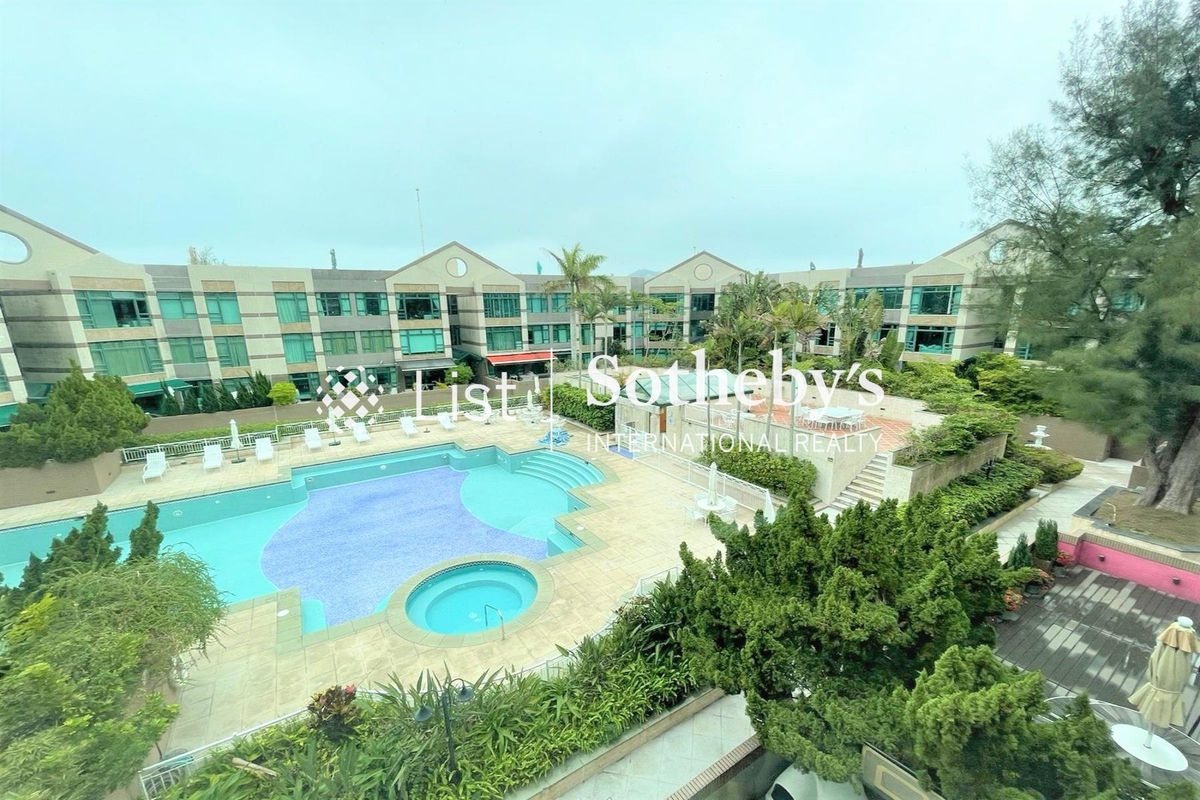 Stanford Villa 旭逸居 | View from Living and Dining Room