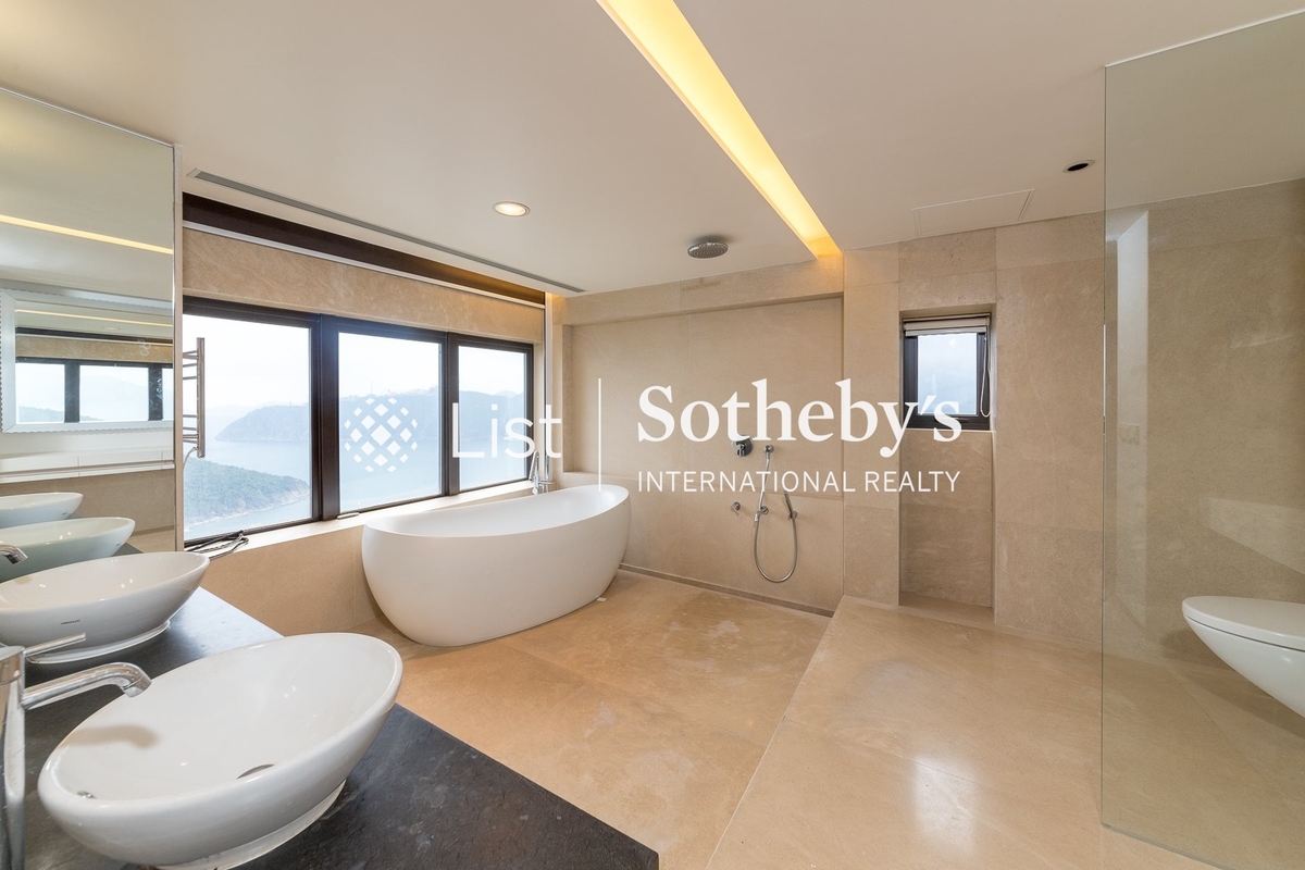 The Somerset 怡峰 | Master Bathroom
