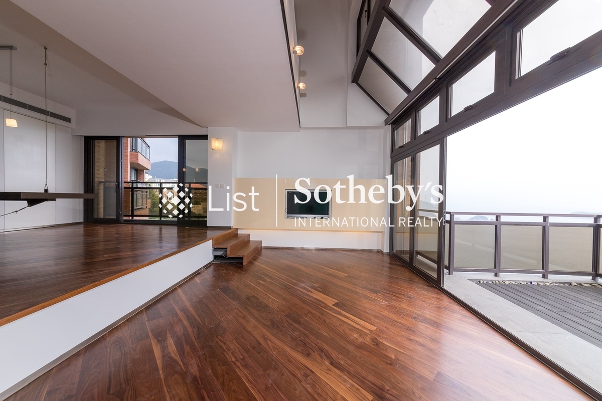 The Somerset 怡峰 | Living Room