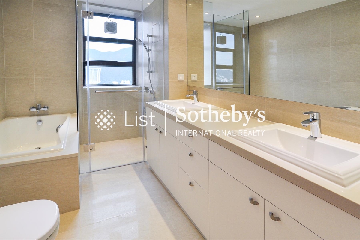 The Somerset 怡峰 | Master Bathroom