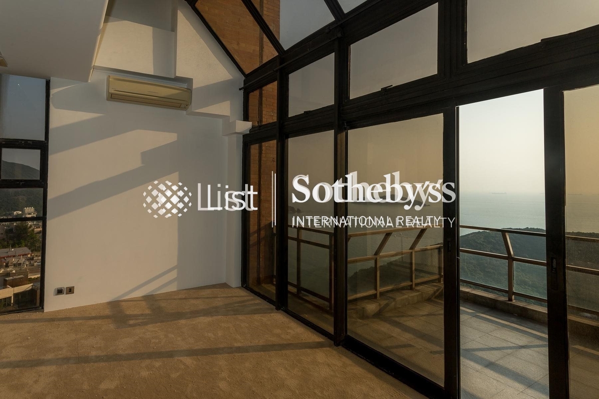 The Somerset 怡峰 | Living and Dining Room