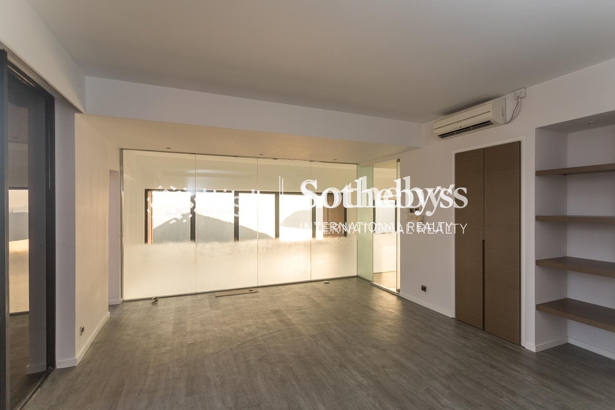 The Somerset 怡峰 | Master Bedroom