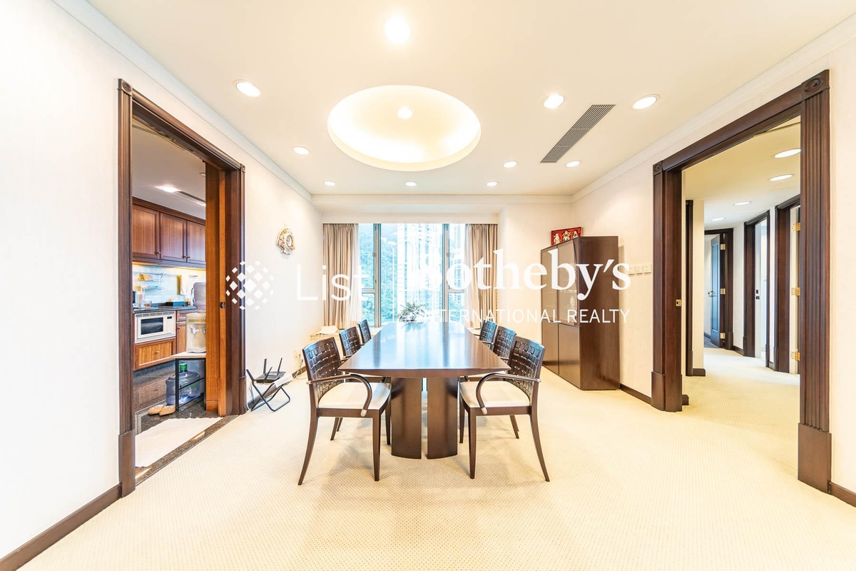 Regence Royale 富滙豪庭 | Dining Area