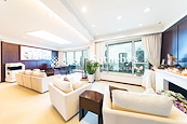 Regence Royale 富滙豪庭 | Living and Dining Room