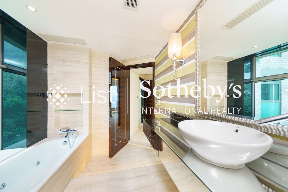 Regence Royale 富滙豪庭 | Guest Bathroom