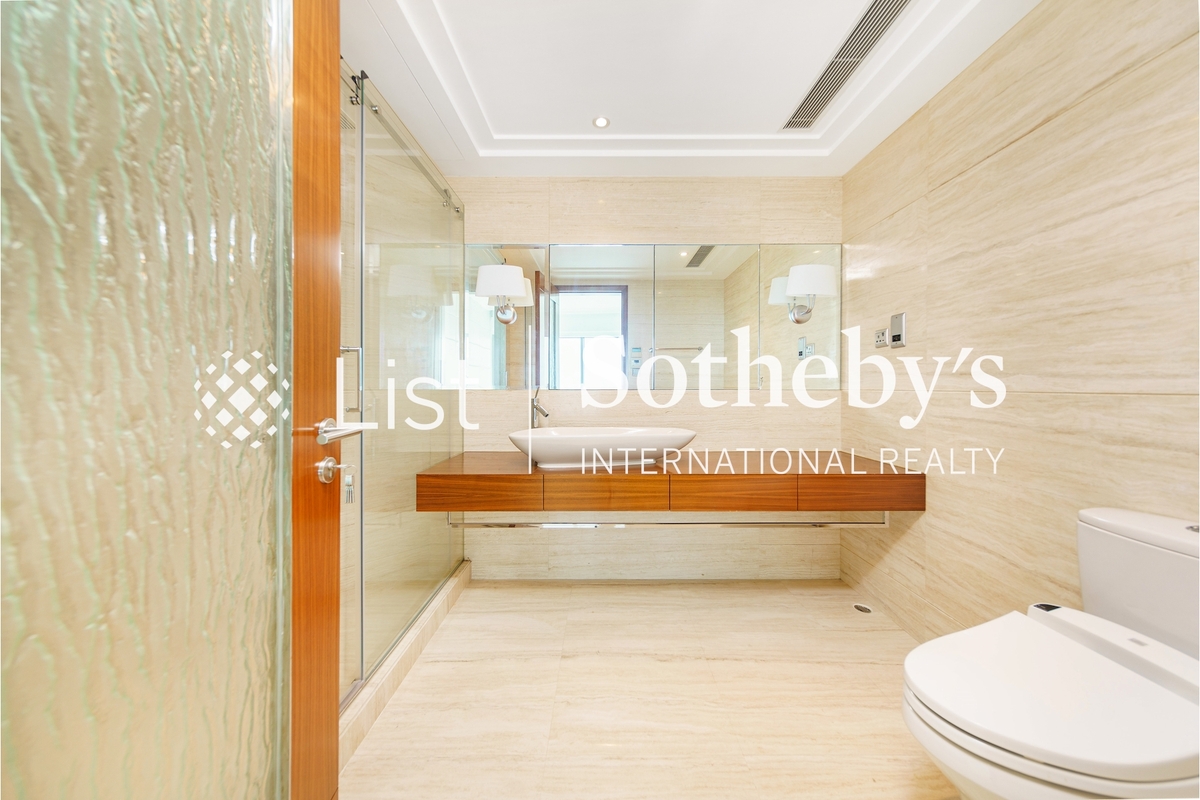 Regence Royale 富滙豪庭 | Second En-suite Bathroom