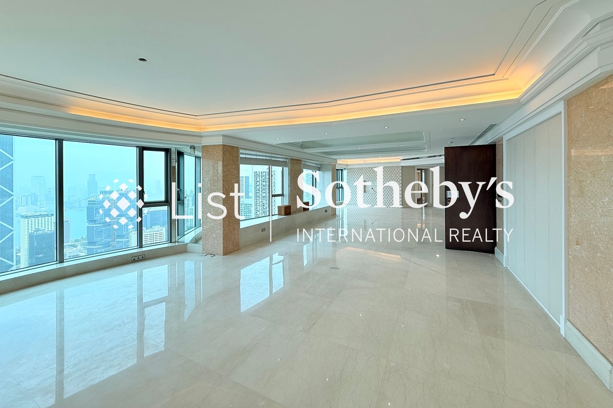 Regence Royale 富滙豪庭 | Living and Dining Room