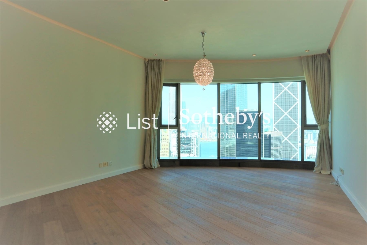 Regence Royale 富滙豪庭 | Living and Dining Room