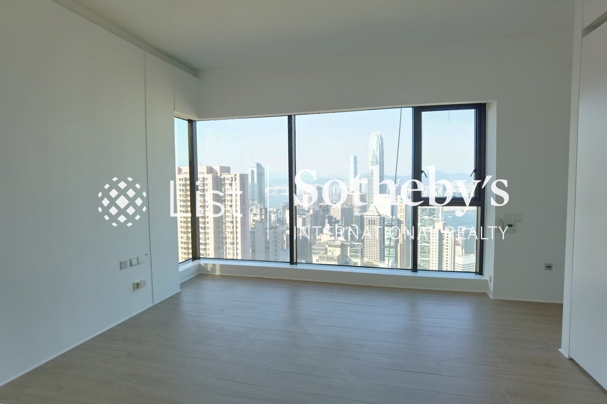 The Mayfair The Mayfair | Master Bedroom