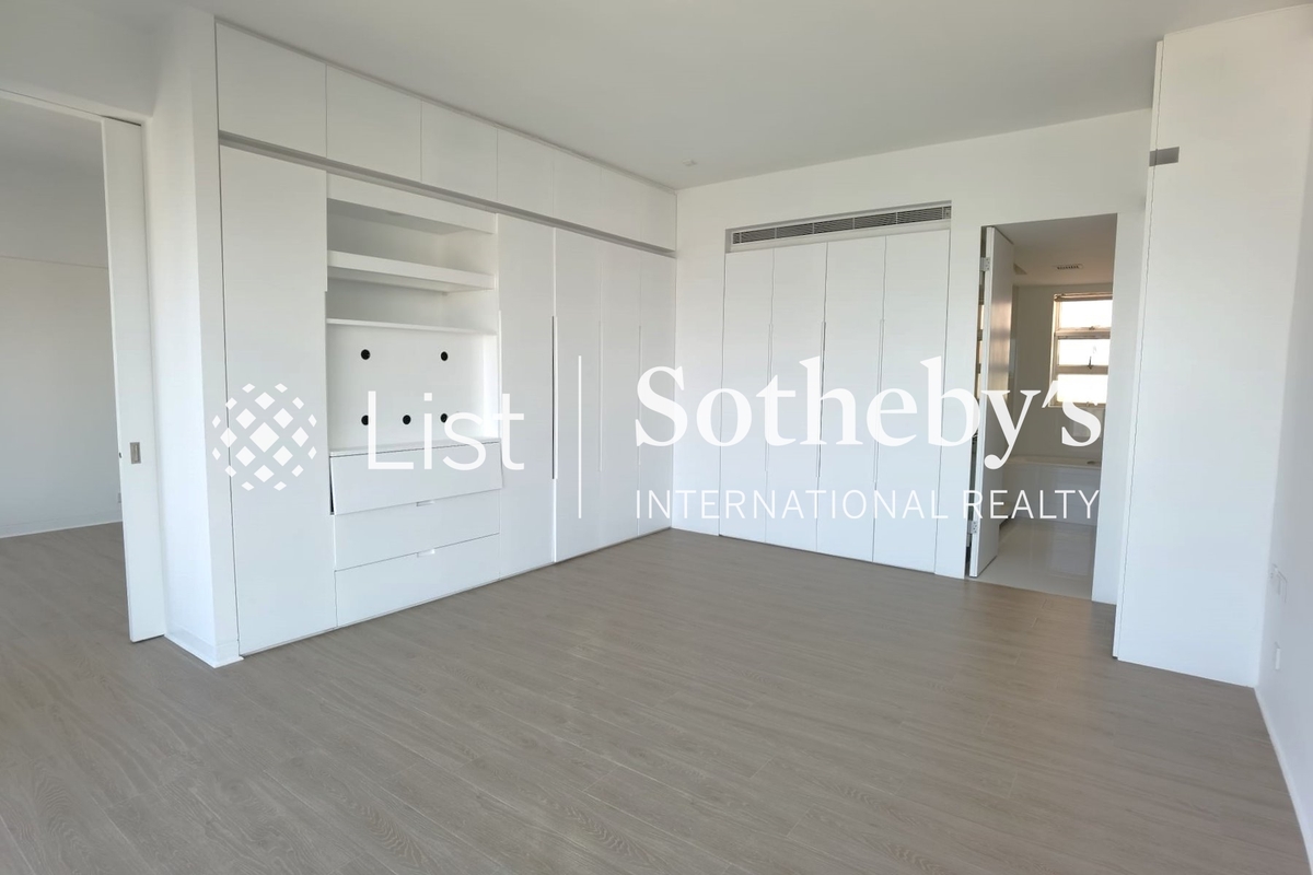 The Mayfair The Mayfair | Master Bedroom