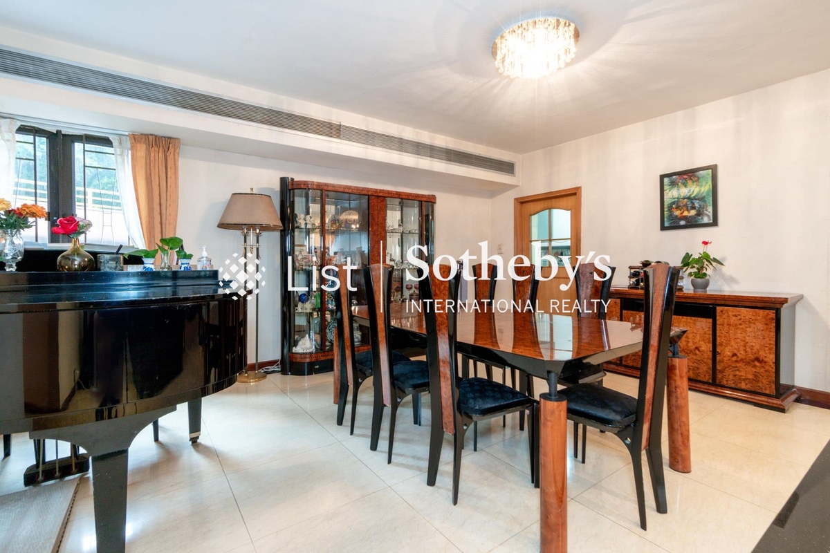 Estoril Court 愛都大廈 | Living and Dining Room