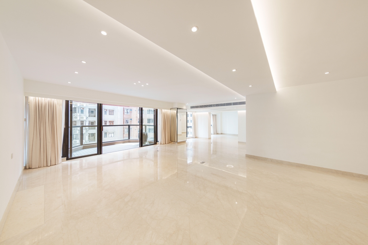 Estoril Court 愛都大廈 | Living and Dining Room