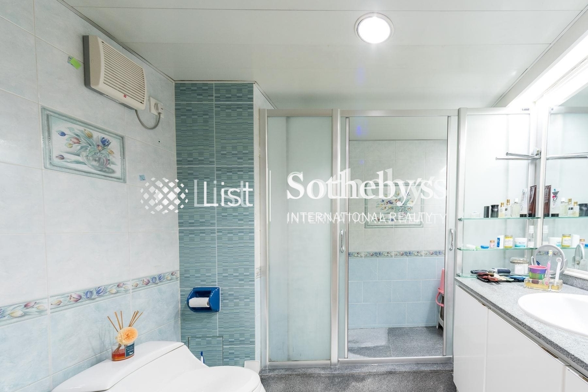 Estoril Court 愛都大廈 | Master Bathroom