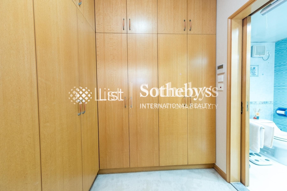 Estoril Court 愛都大廈 | Built-in Wardrobe in Master Bedroom