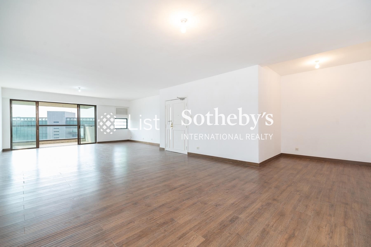 Baguio Villa 碧瑤灣 | Living and Dining Room