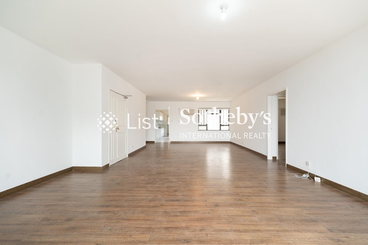 Baguio Villa 碧瑤灣 | Living and Dining Room