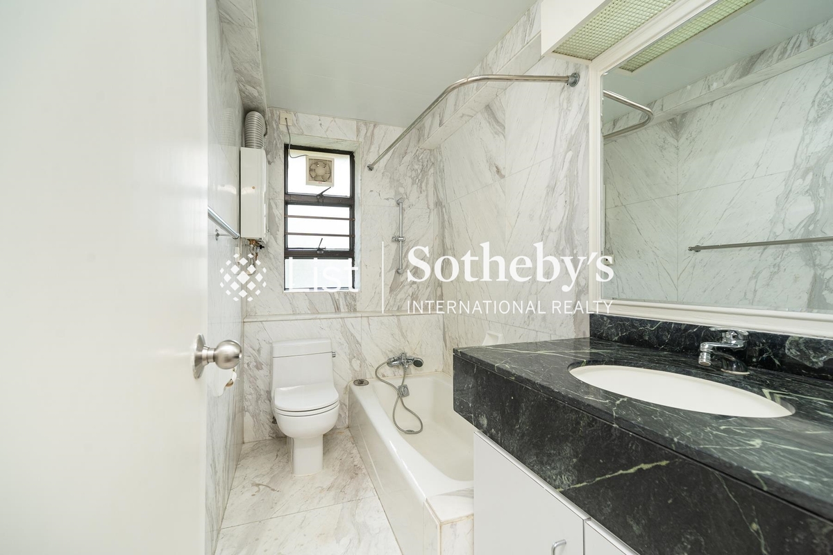 Baguio Villa 碧瑤灣 | Second En-suite Bathroom