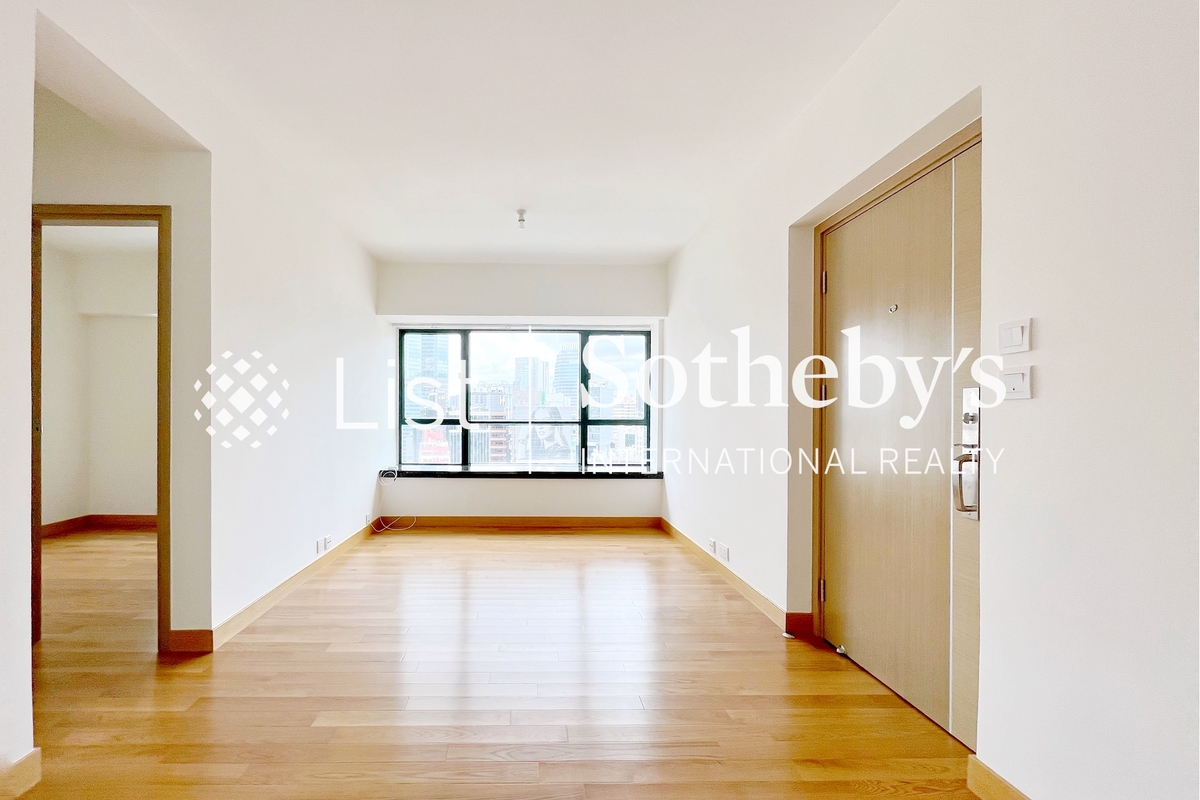 Dragon Court 恆龍閣 | Living and Dining Room