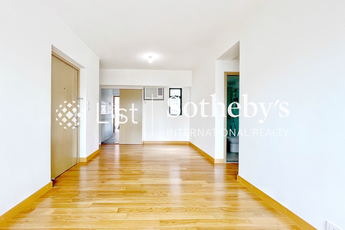 Dragon Court 恆龍閣 | Living and Dining Room