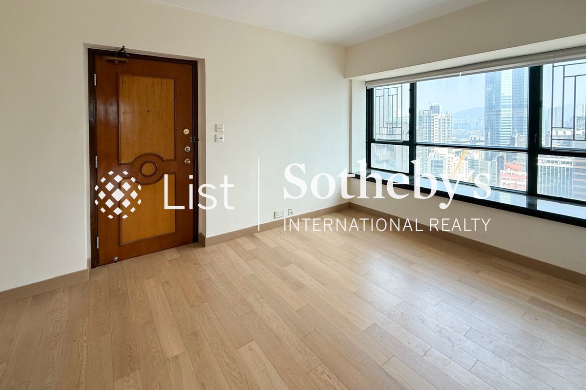 Dragon Court 恆龍閣 | Living and Dining Room