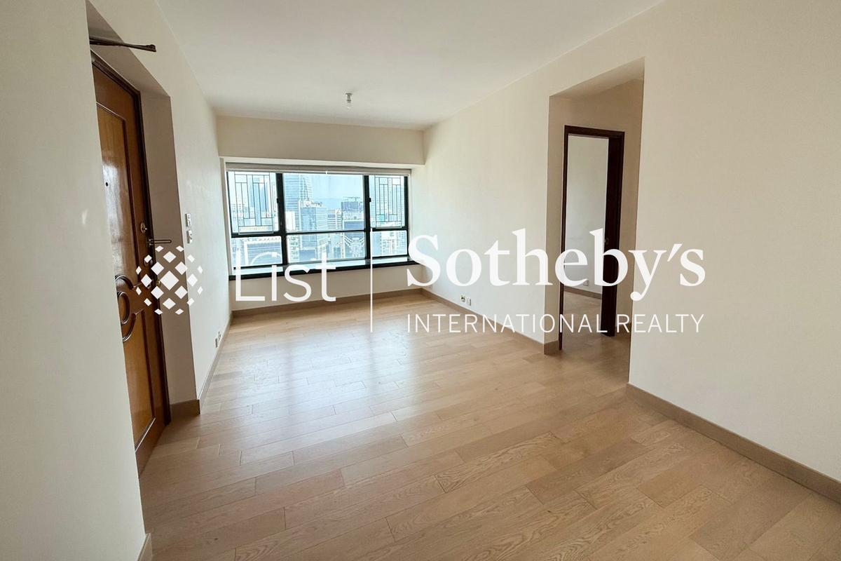 Dragon Court 恆龍閣 | Living and Dining Room