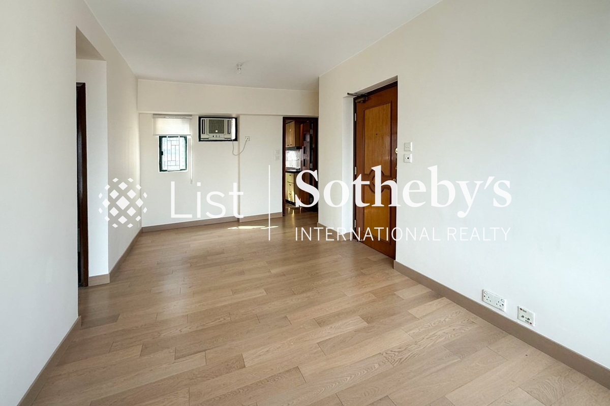 Dragon Court 恆龍閣 | Living and Dining Room