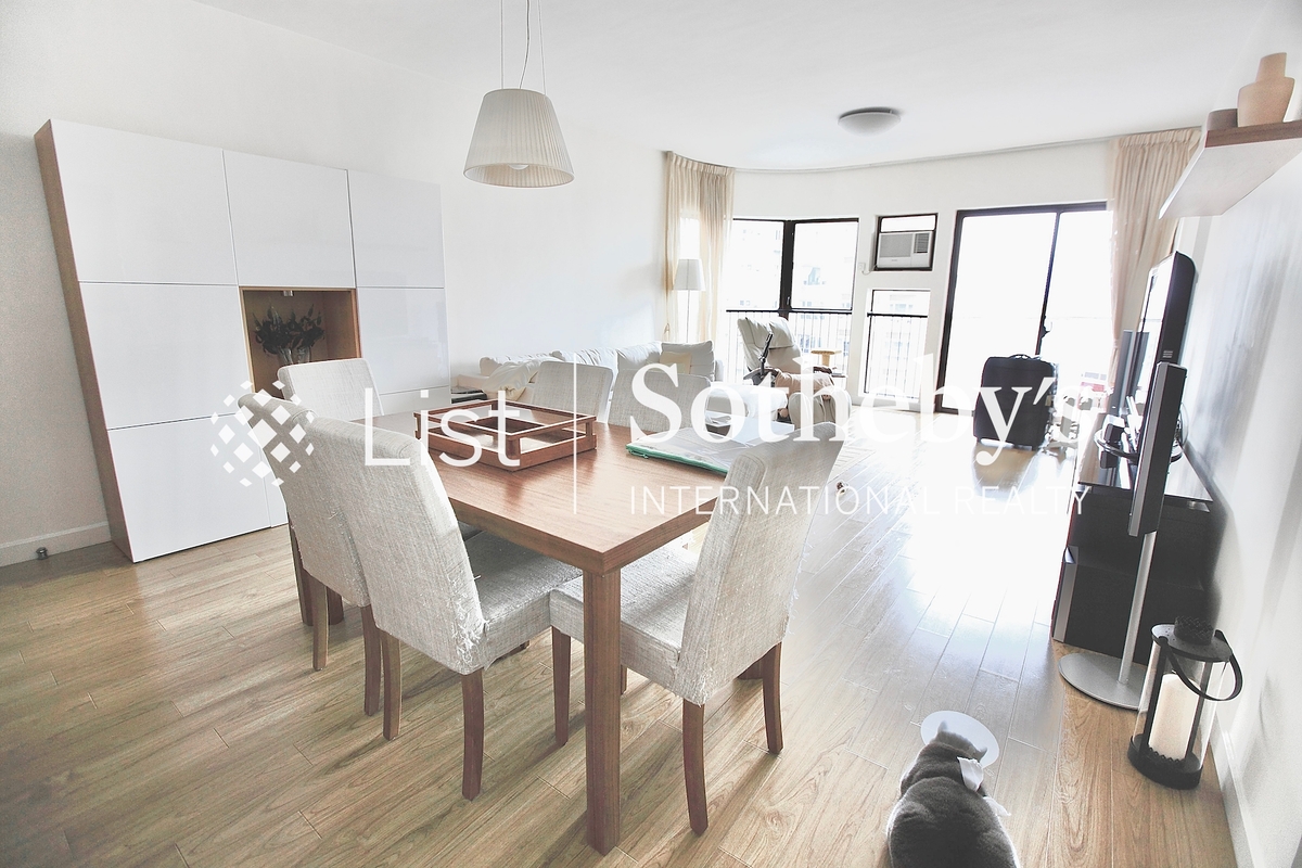 Dragonview Court 龍騰閣 | Living and Dining Room