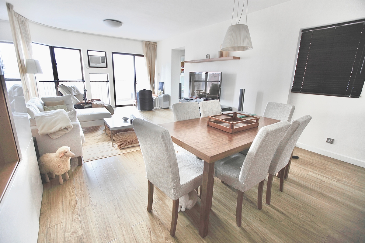 Dragonview Court 龍騰閣 | Living and Dining Room