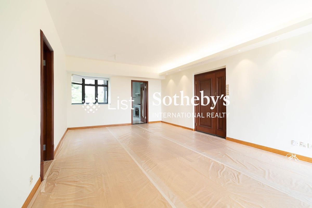 Grand Garden 華景園 | Living and Dining Room