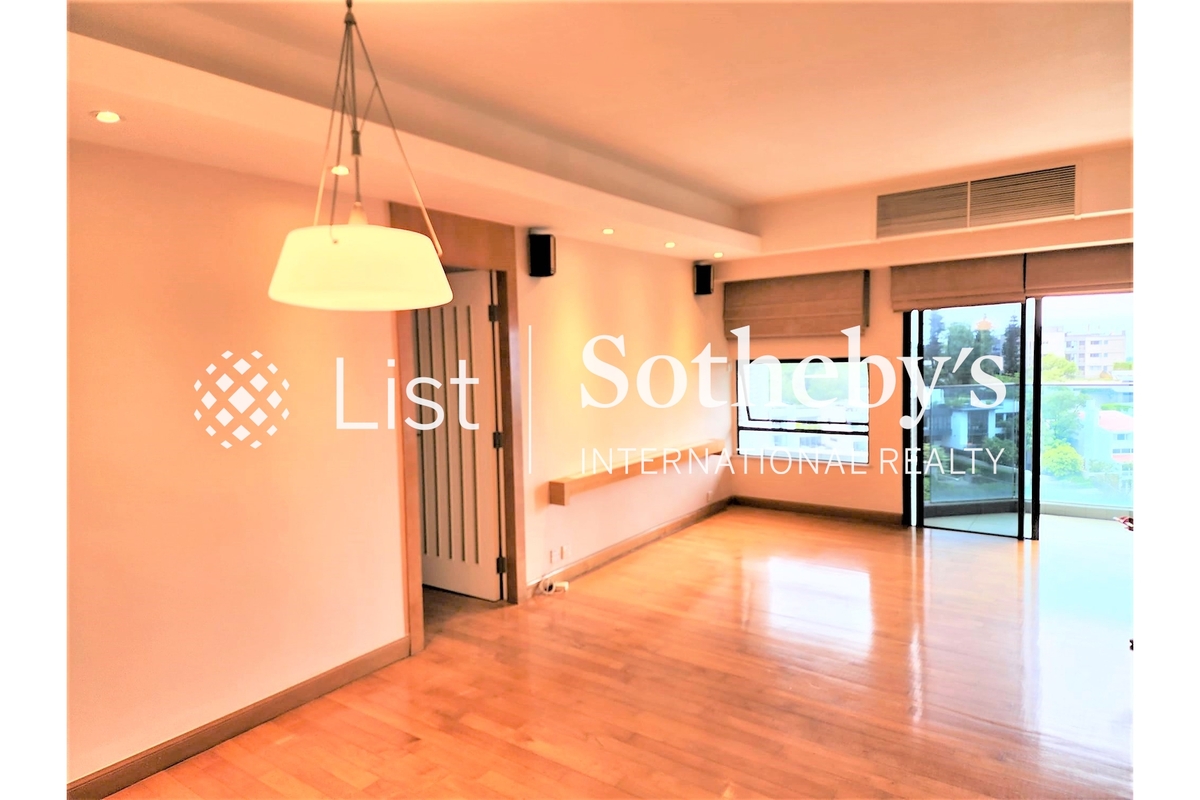 Grand Garden 華景園 | Living Room