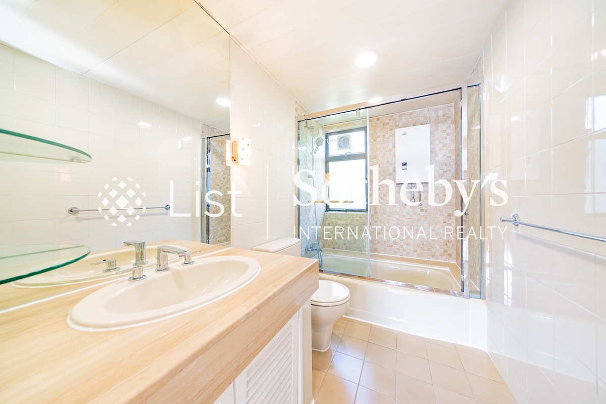 Grand Garden 華景園 | Master Bathroom