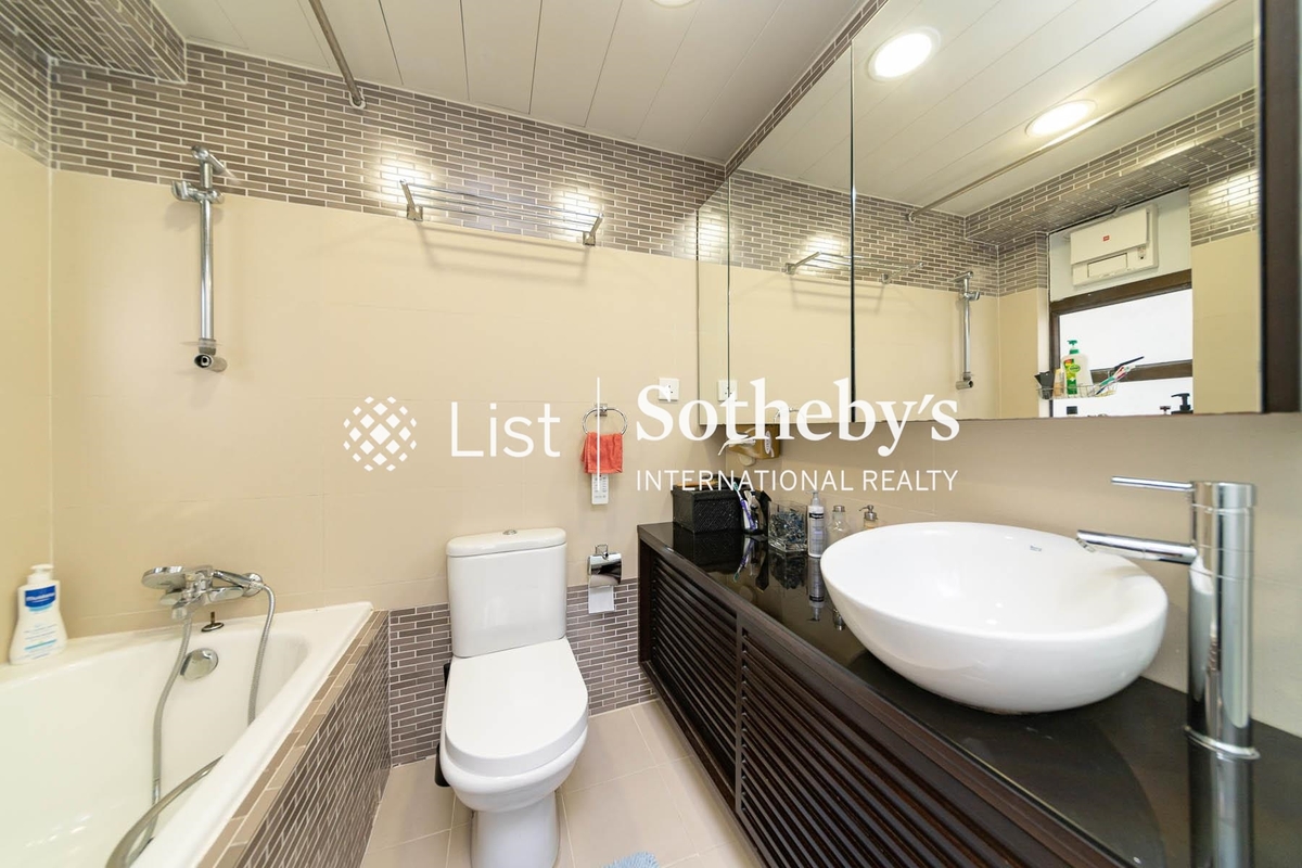 Excelsior Court 輝鴻閣 | Master Bathroom