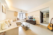 Excelsior Court 輝鴻閣 | Living and Dining Room