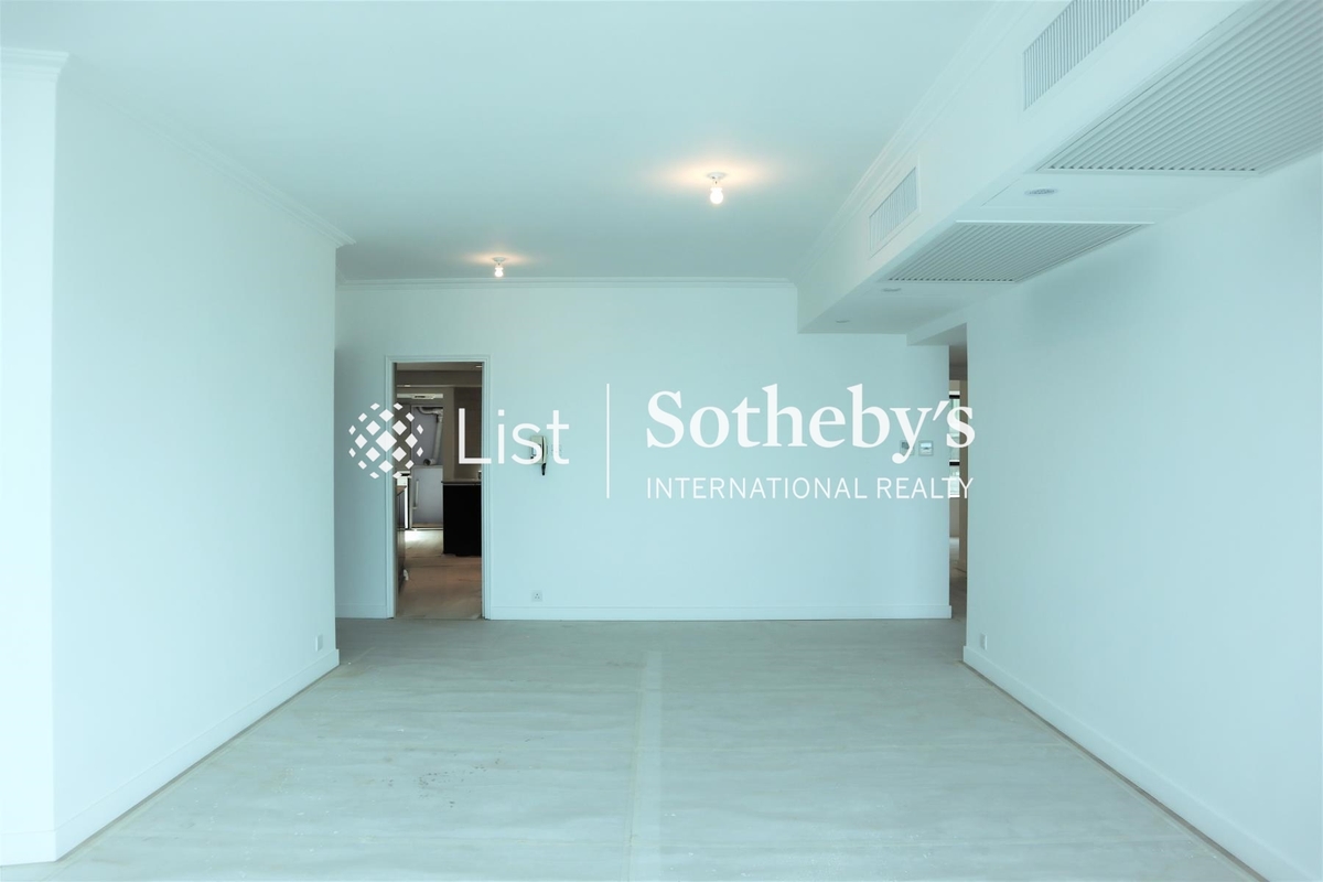 Dynasty Court 帝景園 | Living and Dining Room