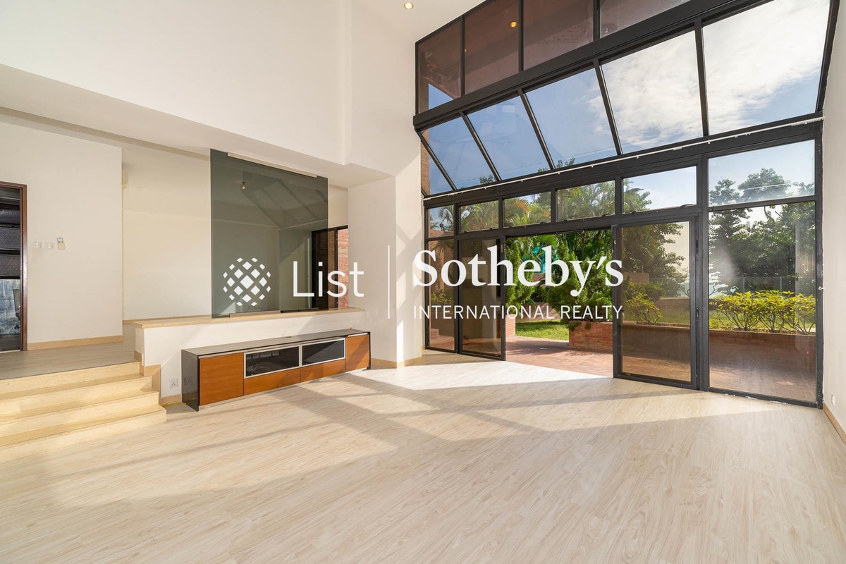 The Somerset 怡峰 | Living Room