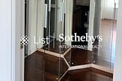 Stanford Villa 旭逸居 | Walk-in Closet in Master Bedroom 