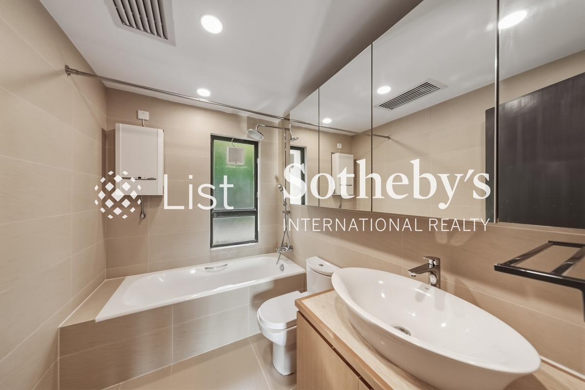 Ruby Court 嘉麟阁 | Master Bathroom