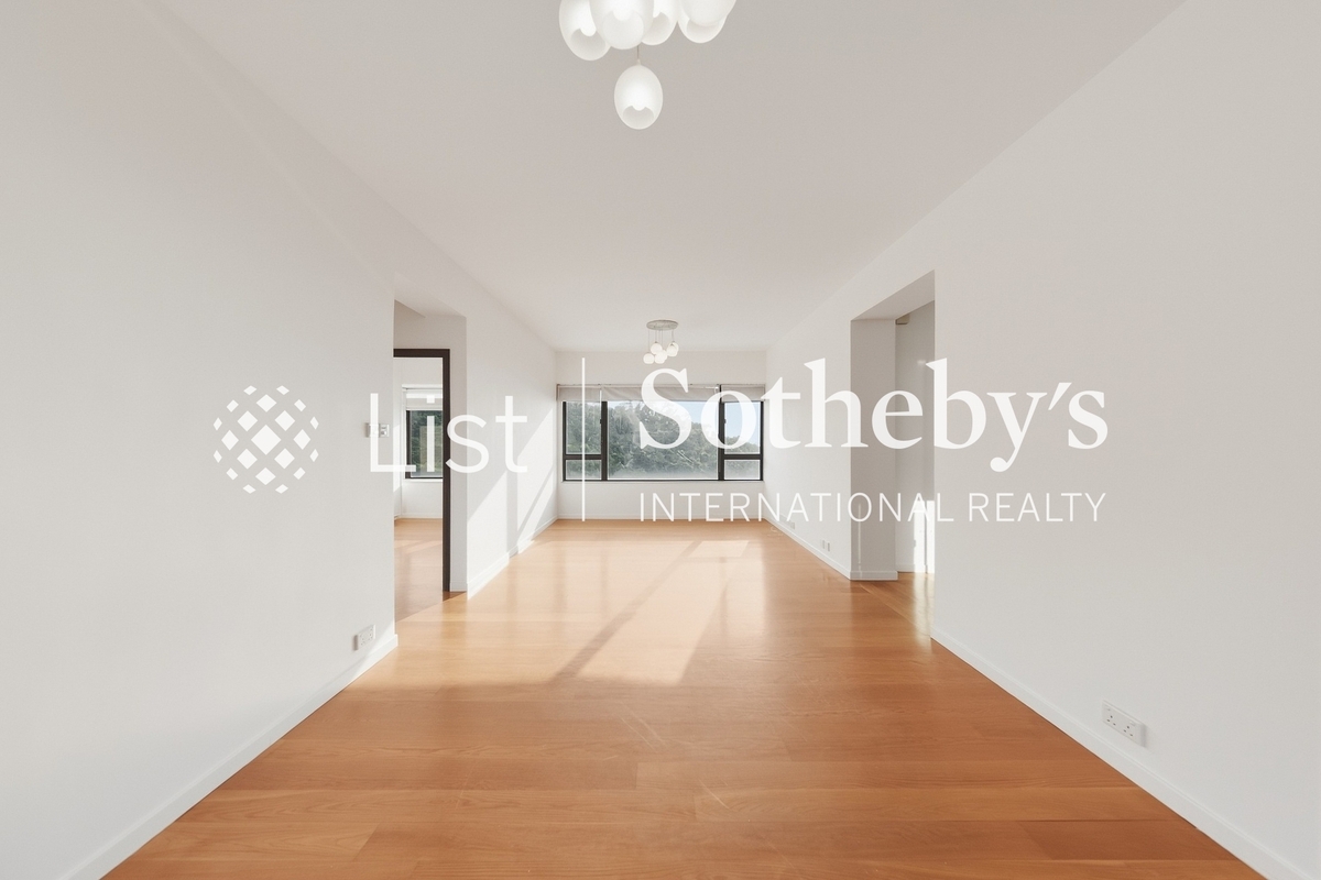 Ruby Court 嘉麟阁 | Living and Dining Room