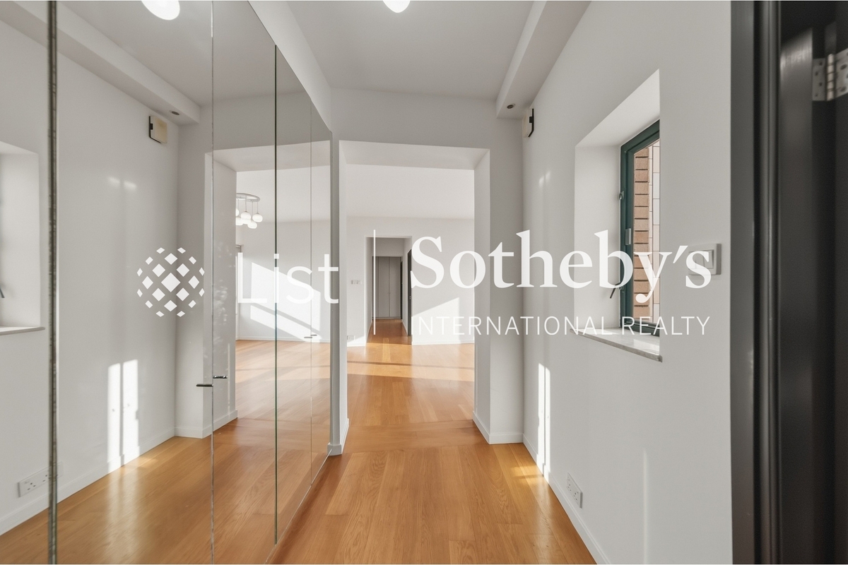 Ruby Court 嘉麟阁 | Foyer
