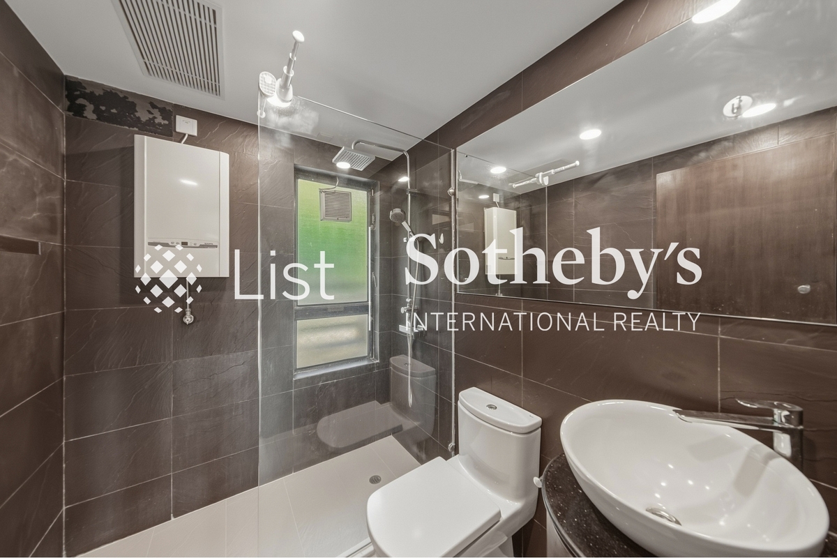 Ruby Court 嘉麟阁 | Guest Bathroom