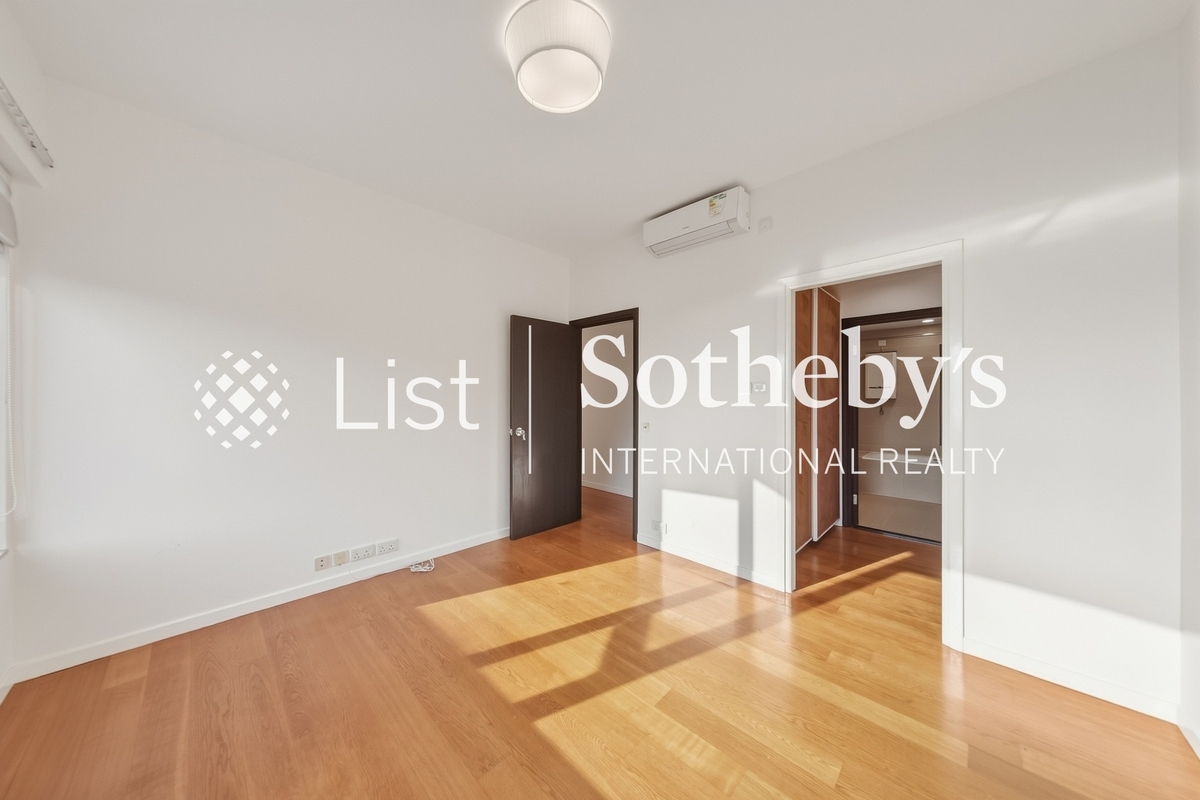 Ruby Court 嘉麟阁 | Master Bedroom
